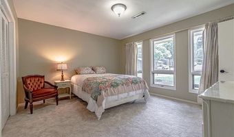 2 Mellor Ln, Bella Vista, AR 72715