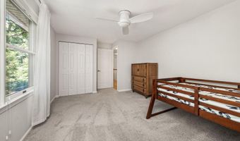 3843 30TH St N, Arlington, VA 22207