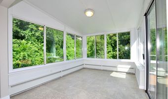 24 Sharon Rd, Bloomfield, CT 06002