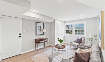 8404 CHERRY VALLEY Ln, Alexandria, VA 22309