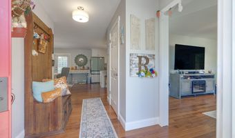 460 NE Oak Hill St, Abingdon, VA 24210