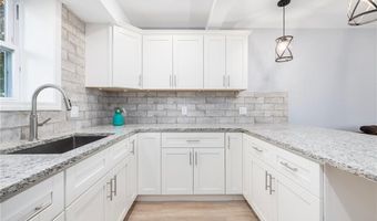 152 Tuckerman Ave 10, Middletown, RI 02842
