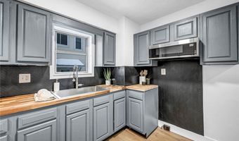 896 Indian Trl, Akron, OH 44314