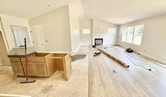 8296 Kettle Oak Dr SE, Alto, MI 49302
