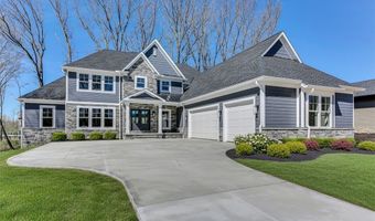 805 Club Dr W, Aurora, OH 44202