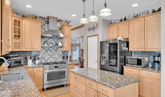 928 Seaman Ave, Beachwood, NJ 08722