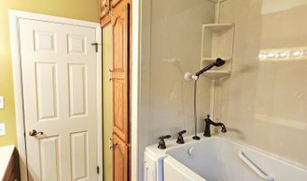 9178 SE 72nd Ter, Baxter Springs, KS 66713