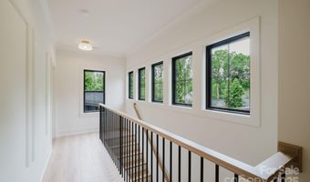 1807 Arnold Dr, Charlotte, NC 28205