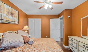307 Blue Ridge Place Ct, Ballwin, MO 63011