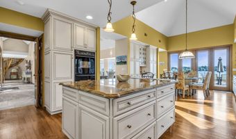 99 Holly Ln, Bayville, NJ 08721