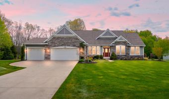 5730 Summerset Woods Dr, Alto, MI 49302
