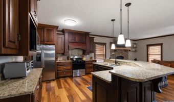 97 Corinth Rd, Albertville, AL 35951