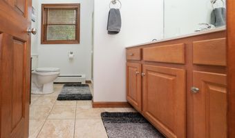 4 Debbie Dr, Altamont, NY 12009