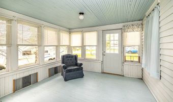 124 S Park St, Alma Center, WI 54611
