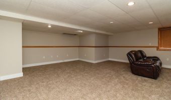 1017 10th Ave NW, Altoona, IA 50009