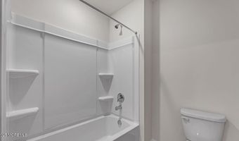 16 Dahlia Ct, Bayville, NJ 08721