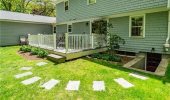 65 Walnut Dr, East Greenwich, RI 02818