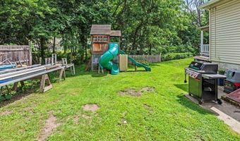 82 Main St, Blackstone, MA 01504