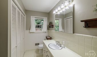 530 Westview Dr, Athens, GA 30606