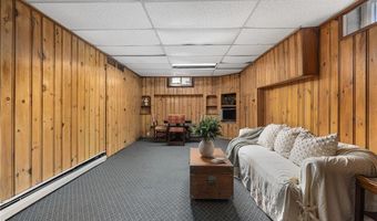75 Markwood Dr, Barrington, RI 02806