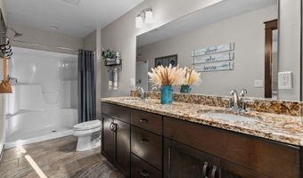 2712 W FALLEN OAK Dr, Appleton, WI 54913