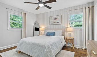 3839 Woodleaf Rd, Charlotte, NC 28205