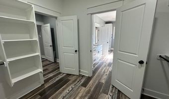 1128 Duke Dr, Bauxite, AR 72011