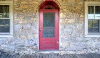 2165 STATE St, Alburtis, PA 18011