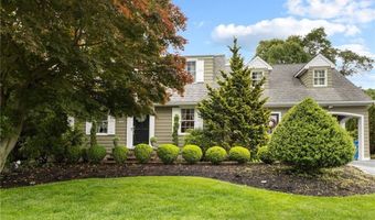 152 Glen Hills Dr, Cranston, RI 02920