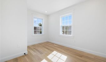 40 Atlantic St, Newport, RI 02840