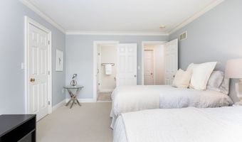 35 Foothills Dr, Avon, CT 06001