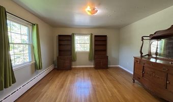 4 Noonan Ln, Albany, NY 12209