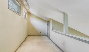 226 Cherokee Rd, Andover, NJ 07848