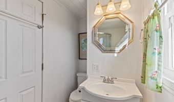 202 Glenn St, Atlantic Beach, NC 28512