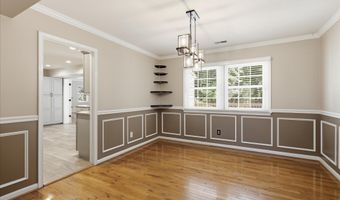 4003 KLOMAN St, Annandale, VA 22003