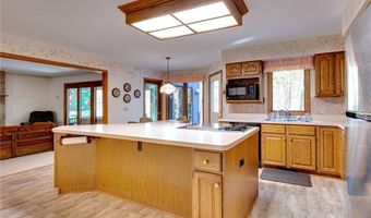 200 GREENTREE Cir, Aurora, OH 44202