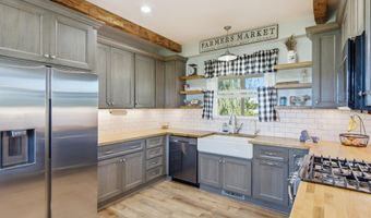 8011 Hollow Corners Rd, Almont, MI 48003