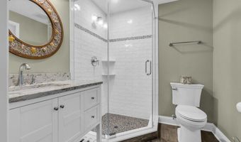 26 Crest Rd, Middletown, NJ 07748