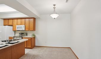 2100 Meadow Chase Ln 607, Des Moines, IA 50320