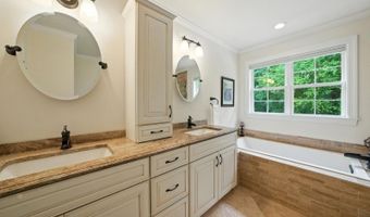 10 Peter Dr, Allamuchy Twp., NJ 07840