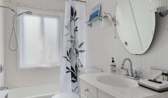 23 Abalone Rd, North Kingstown, RI 02874