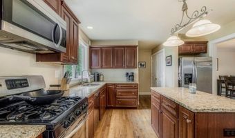 221 Sussex Ave, Andover, NJ 07860