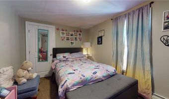 44 Division St, Lincoln, RI 02838