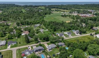 22 Franklin Dr, Angola, NY 14006