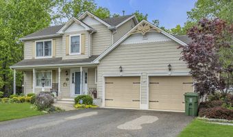 65 Pelican Dr, Bayville, NJ 08721