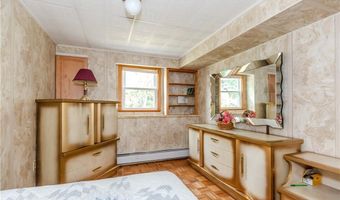 3 Ostend St, Johnston, RI 02919