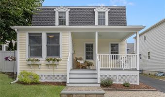 28 Wilbur Ave, Newport, RI 02840