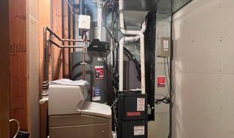 2831 Ashland Ct, Altoona, IA 50009