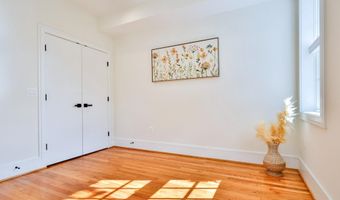 221 S ALFRED St 3A, Alexandria, VA 22314