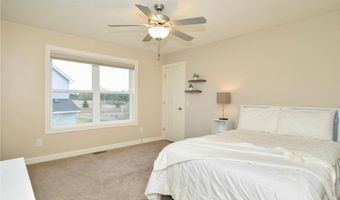 359 Riverside Cir, Anoka, MN 55303
